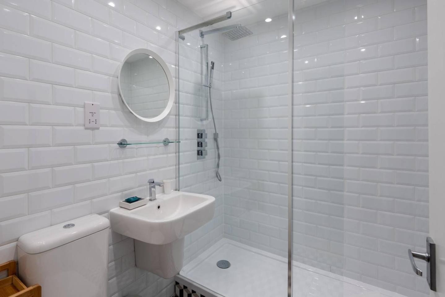 Ferienwohnung Guestready - 1Br Flat Ideally Located In Zone 2 Fits 3 London Exterior foto